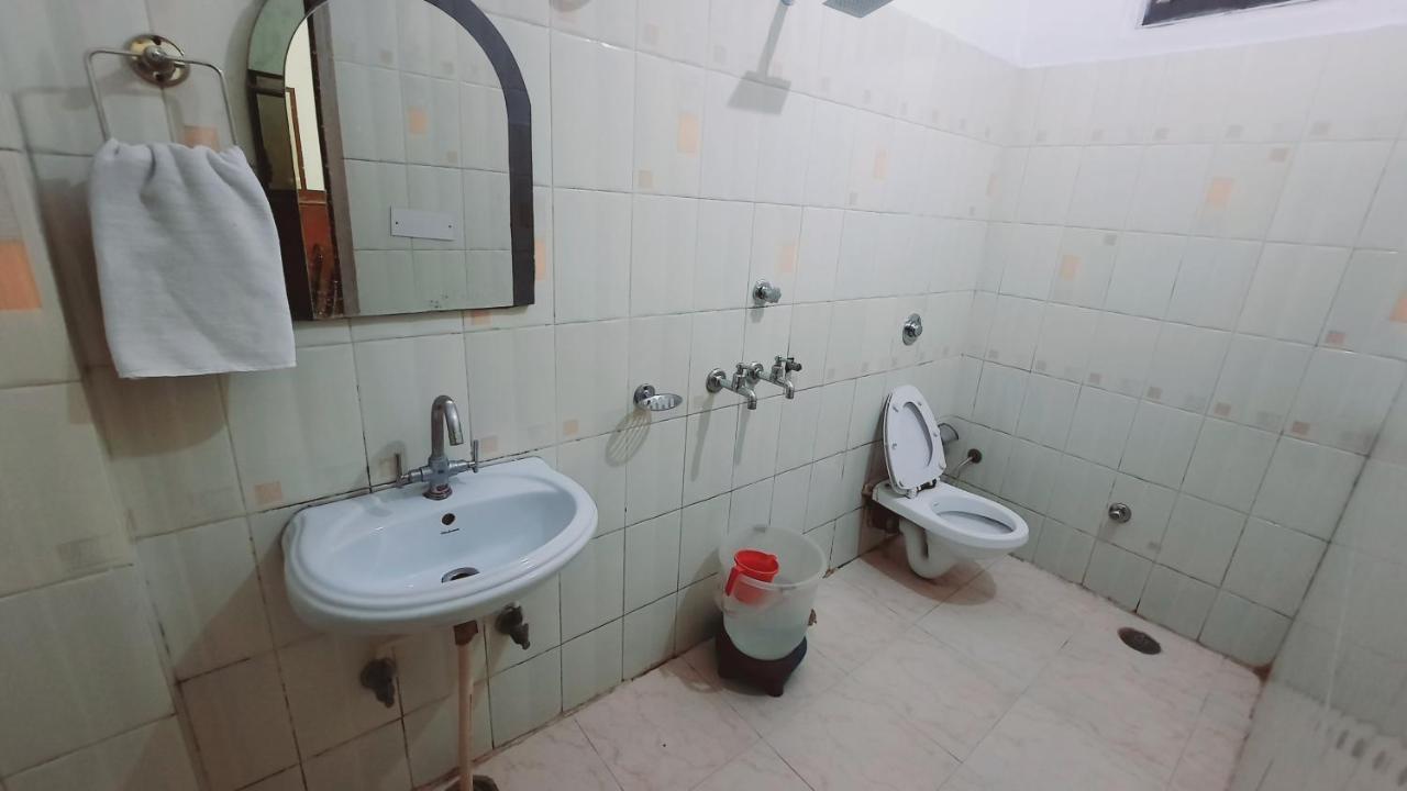 Hotel Holiday Inn Paradise Чандигарх Экстерьер фото