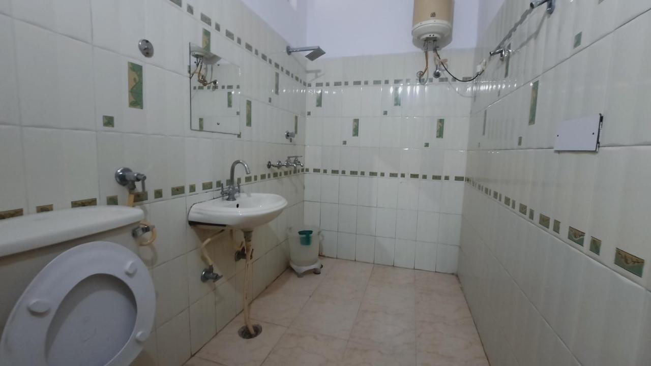 Hotel Holiday Inn Paradise Чандигарх Экстерьер фото