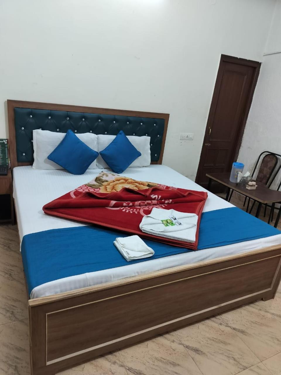 Hotel Holiday Inn Paradise Чандигарх Экстерьер фото
