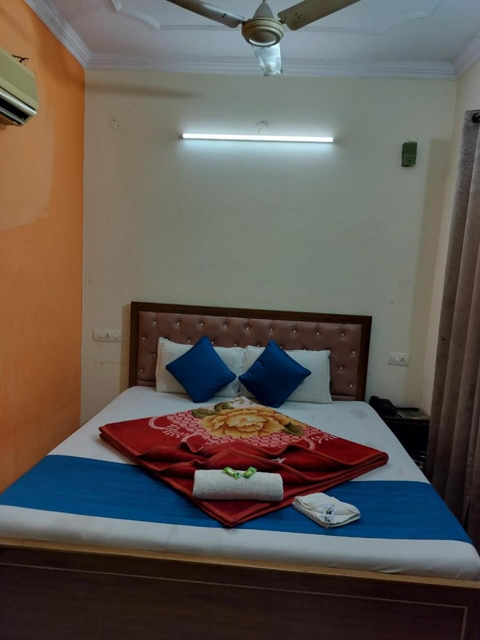 Hotel Holiday Inn Paradise Чандигарх Экстерьер фото