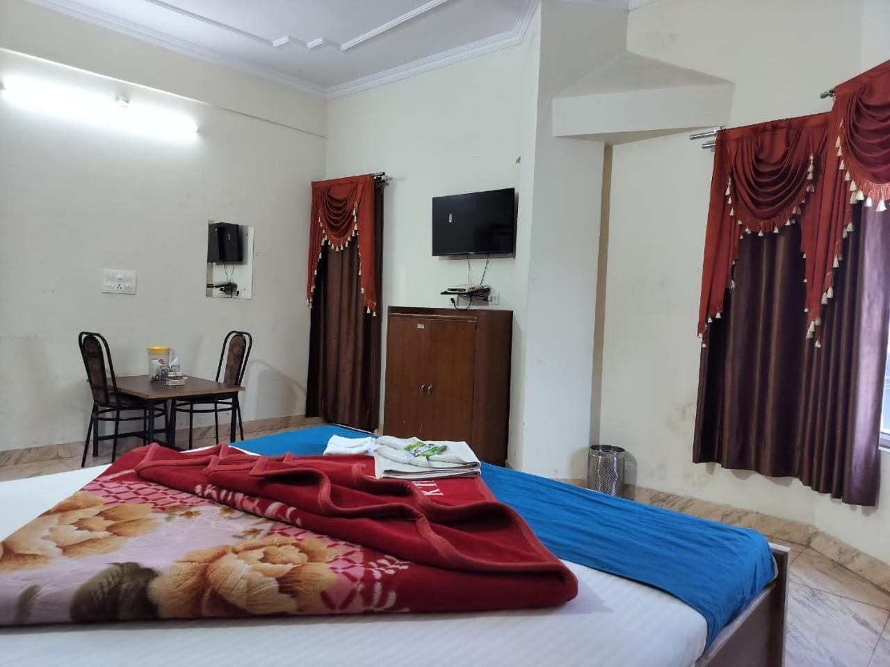 Hotel Holiday Inn Paradise Чандигарх Экстерьер фото