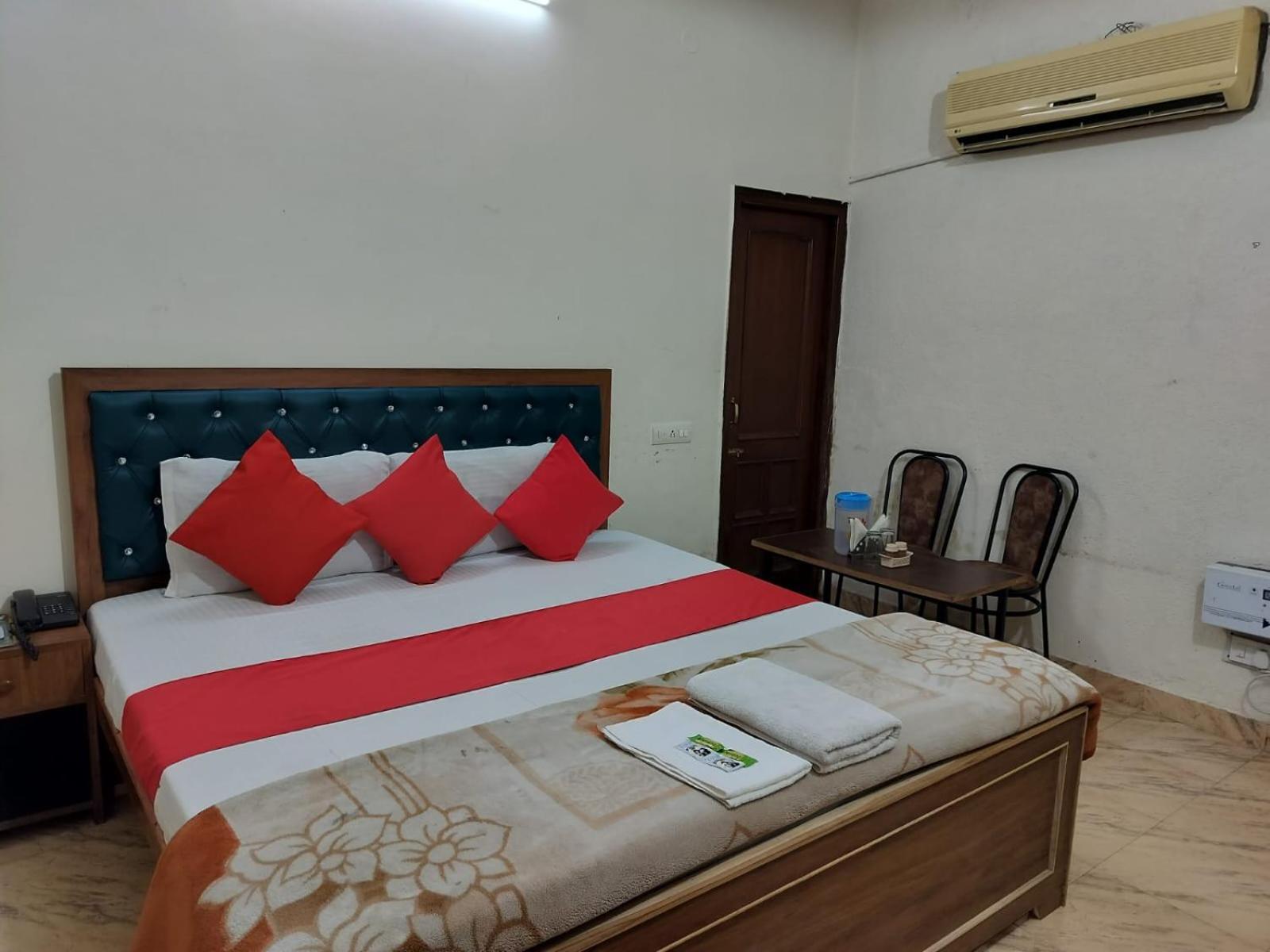 Hotel Holiday Inn Paradise Чандигарх Экстерьер фото