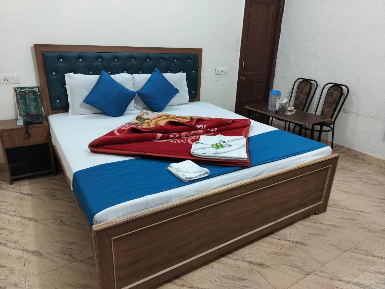 Hotel Holiday Inn Paradise Чандигарх Экстерьер фото